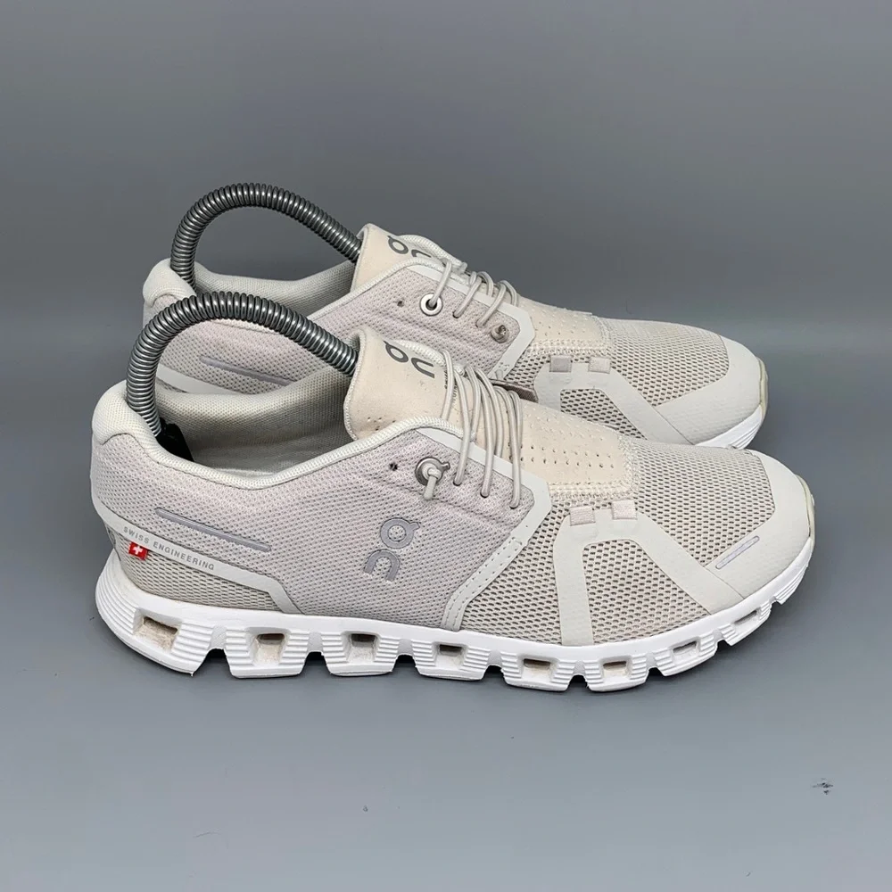 On Cloud 5 Cream Running Shoes Women’s Sz 7.5